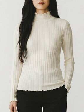 Mossimo Supply Co. Cream Ribbed Long Sleeve Mock Neck Top